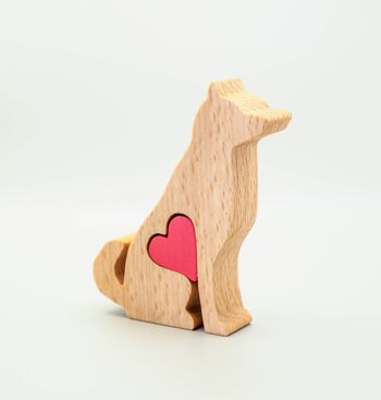 Figurine chien - Shiba Inu en bois fait main avec coeur 3