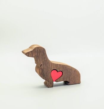 Figurine chien - Teckel en bois fait main avec coeur 1