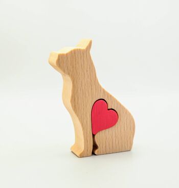 Figurine chien - Bouledogue français en bois fait main avec coeur 3
