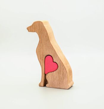 Figurine de chien - Vizsla en bois fait à la main avec coeur 3