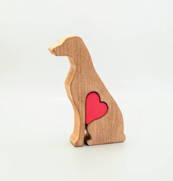 Figurine de chien - Vizsla en bois fait à la main avec coeur 2