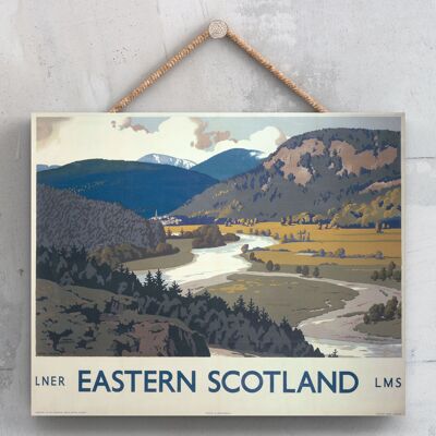 P0072 - Poster delle ferrovie nazionali originali delle montagne della Scozia orientale su una targa con decorazioni vintage