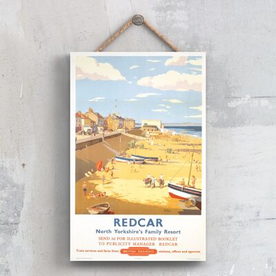 P0593 - Redcar North Yorkshire Family Resort Poster originale della National Railway su una targa con decorazioni vintage