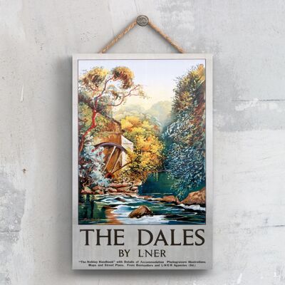 P0657 - The Dales By Lner Original National Railway Poster en una placa de decoración vintage