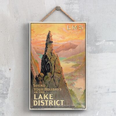 P0663 – The Lake District Spend Yourolidays Original National Railway Poster auf einer Plakette im Vintage-Dekor