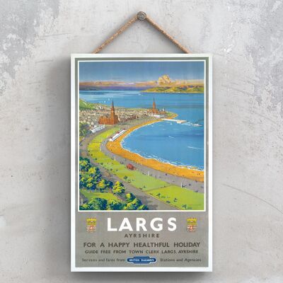 P0967 - Largs Ayrshire Happy Affiche originale des chemins de fer nationaux sur une plaque décor vintage