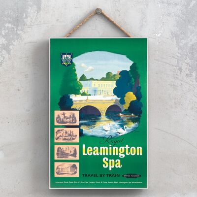 P0968 - Poster della ferrovia nazionale originale della pompa di Leamington Spa su una decorazione vintage della targa