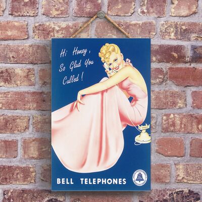 P1202 - Una classica pubblicità vintage in stile retrò per telefoni a campana su una targa di legno