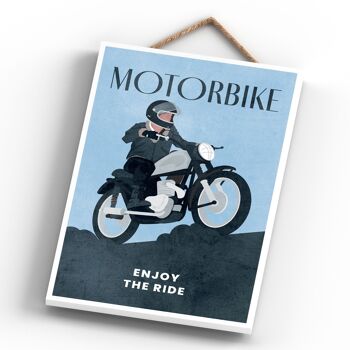 P1553 - Illustration de moto faisant partie de notre thème sportif imprimée sur une plaque à suspendre en bois 4