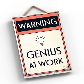 P1591 - Warning Genius At Work Typography Sign Imprimé sur une plaque à suspendre en bois 2