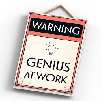 P1591 - Warning Genius At Work Typography Sign Imprimé sur une plaque à suspendre en bois 4