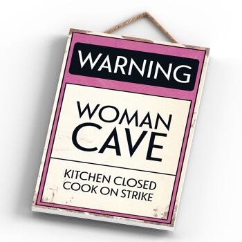 P1612 - Avertissement Woman Cave Typography Sign Imprimé sur une plaque à suspendre en bois 4