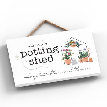 P1693 - Nans Potting Shed Spring Meadow Plaque à suspendre en bois 2