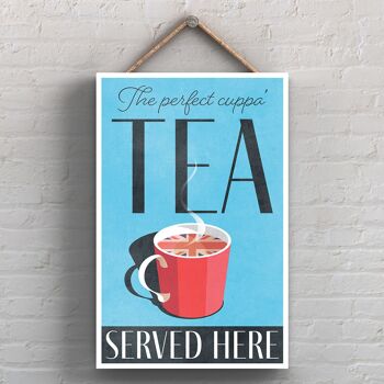 P1721 - The Perfect Cuppa Tea Served Here Plaque décorative à suspendre pour cuisine bleue 1