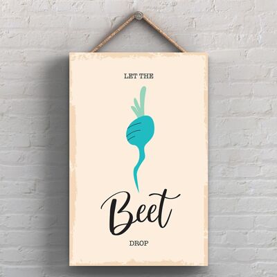 P1739 – Let The Beet Drop Minimalistische Illustration zum Thema Küche auf einer hängenden Holztafel