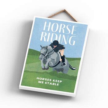 P1796 - Illustration d'équitation faisant partie de notre thème sportif imprimée sur une plaque à suspendre en bois 2