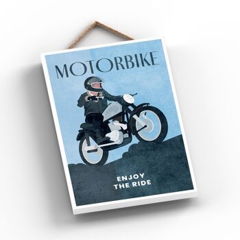 P1797 - Illustration de moto faisant partie de notre thème sportif imprimée sur une plaque à suspendre en bois 2