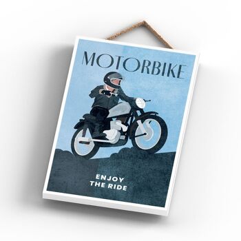 P1797 - Illustration de moto faisant partie de notre thème sportif imprimée sur une plaque à suspendre en bois 3