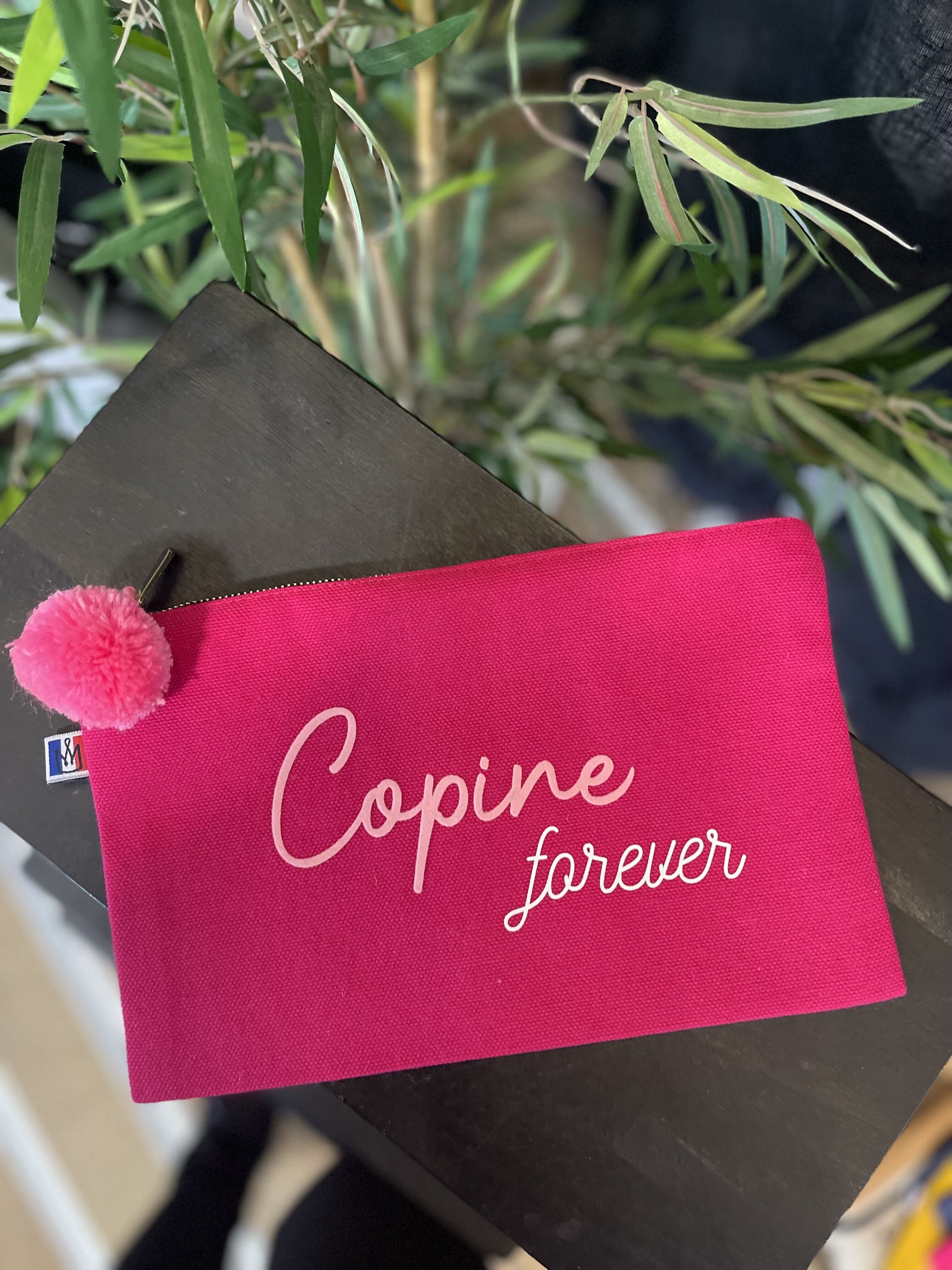 Bustina con zip "Copine forever" fucsia
