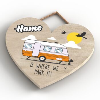 P2214 - Plaque à suspendre en forme de cœur sur le thème de la caravane orange Park It 4