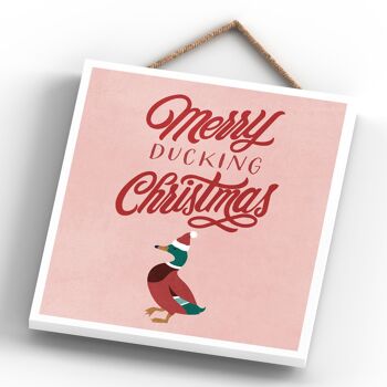 P2547 - Merry Ducking Canard de Noël sur une plaque à suspendre en bois de forme carrée 4