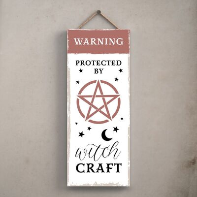 P2942 – Protected By Witchcraft Rechteckige Hexerei-Themen-Halloween-Plakette zum Aufhängen aus Holz