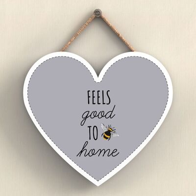 P3057 - Placa colgante en forma de corazón de madera decorativa con tema de abeja gris Feels Good To Be Home