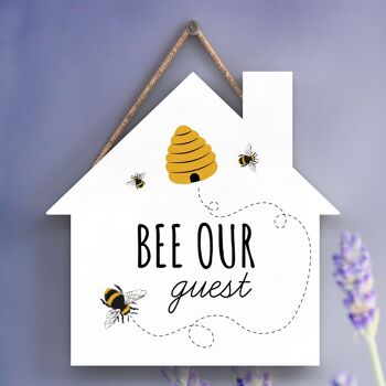 P3093 - Plaque à suspendre décorative en forme de maison en bois sur le thème de l'abeille 1