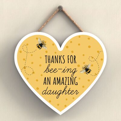 P3111-17 - Grazie per Bee-Ing Un'incredibile targa da appendere in legno a forma di cuore a forma di ape figlia