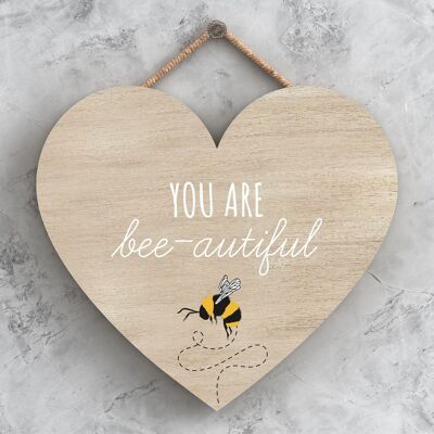P3128 - Placa colgante decorativa de madera en forma de corazón con tema de abeja You Are Bee-Autiful