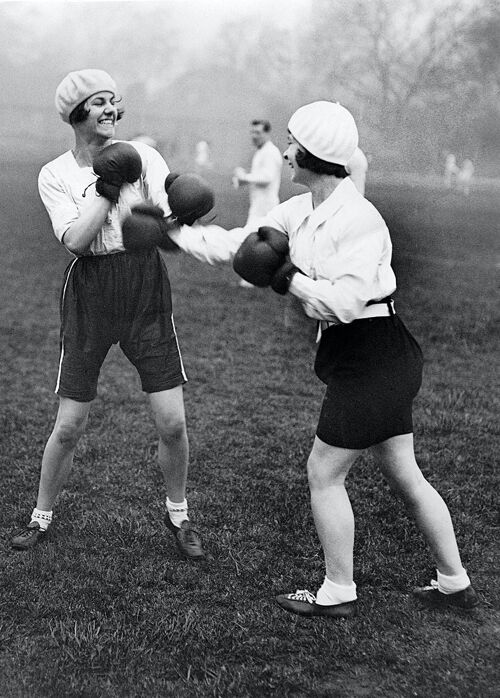 Blank greetings card - Two girls boxing