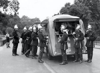 Carte de voeux vierge - Pompiers prenant une pause