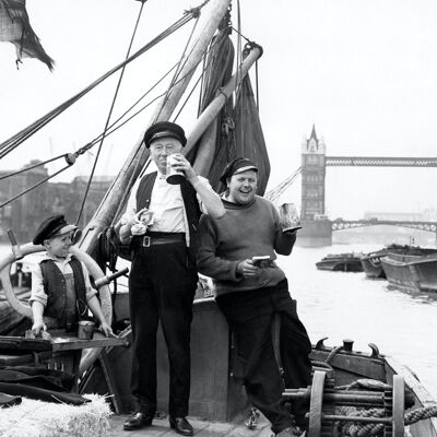 Blank greetings card - Thames barge