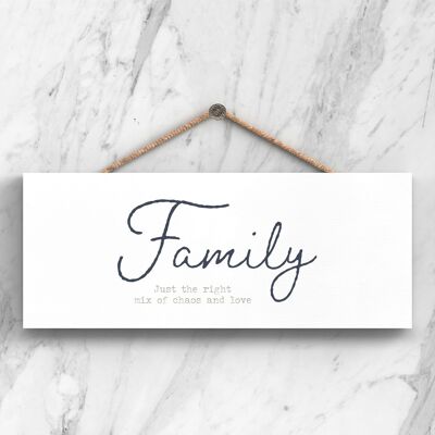 P3405 - Family Chaos Love Plaque à suspendre en bois avec typographie grise moderne