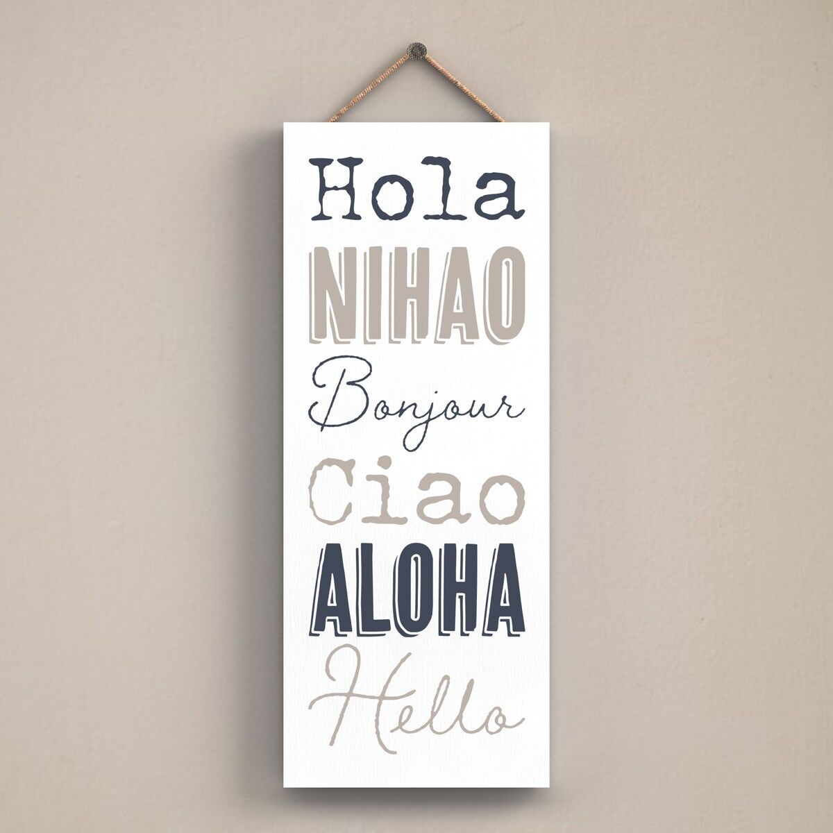P3422 - Hello Languages Modern Grey Typography Home Humor Targa da appendere in legno