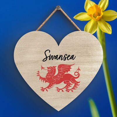 P4615 - Placa colgante de corazón de madera con ubicación de dragón galés de Swansea
