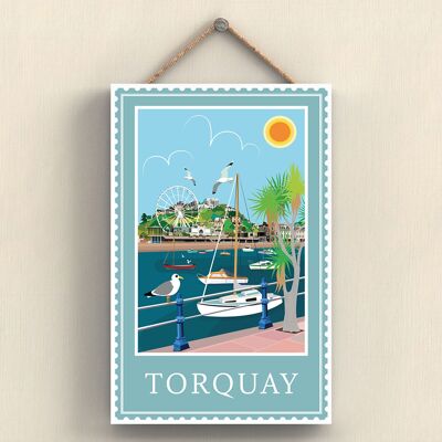 P4817 - Torquay Works Of K Pearson Seaside Town Illustration Placa colgante de madera