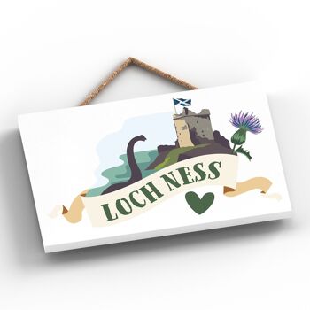 P4823 - Monstre et château du Loch Ness sur le thème de l'Ecosse Plaque à suspendre en bois 2