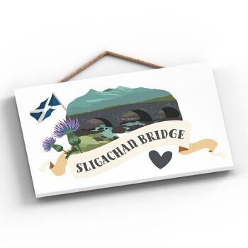 P4838 - Plaque à suspendre en bois sur le thème du pont de Sligachan sur l'Ecosse 2