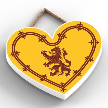 P4867 - Plaque à suspendre en bois sur le thème de l'Écosse en forme de cœur de lion rampant 2