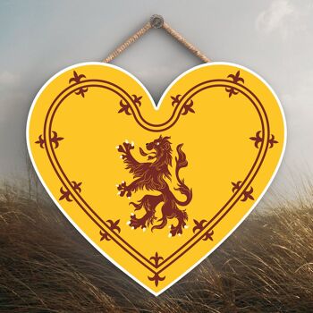 P4881 - Plaque à suspendre en bois sur le thème de l'Écosse en forme de cœur de lion rampant 1