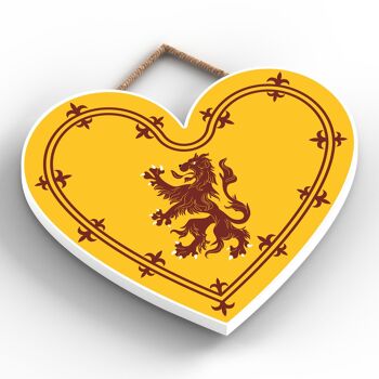P4881 - Plaque à suspendre en bois sur le thème de l'Écosse en forme de cœur de lion rampant 2