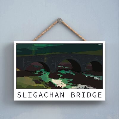 P4959 - Placa de madera con ilustración de paisaje escocés nocturno del puente Sligachan