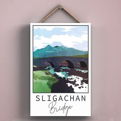 P4968 - Placa de madera con ilustración de paisaje escocés del día del puente de Sligachan