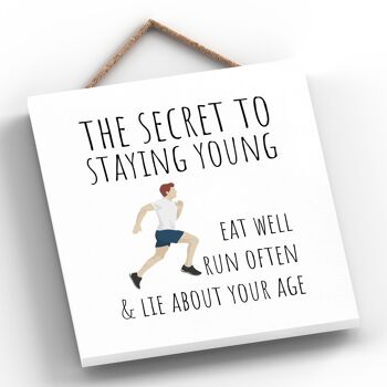 P5177 - Runner Secret To Staying Young Running Themed Jogger Man Cave Gift Plaque à suspendre en bois 2