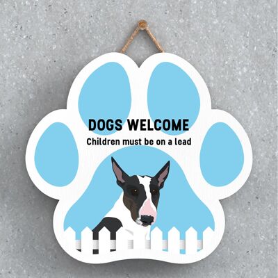P5571 - I cani Bull Terrier danno il benvenuto ai bambini al guinzaglio Katie Pearson Opere d'arte Pawprint Placca da appendere