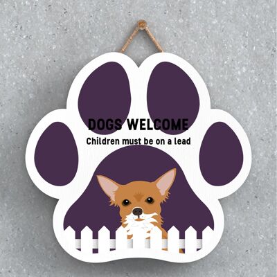 P5575 – Chihuahua-Hunde begrüßen Kinder an der Leine Katie Pearson Artworks Pawprint Hanging Plaque