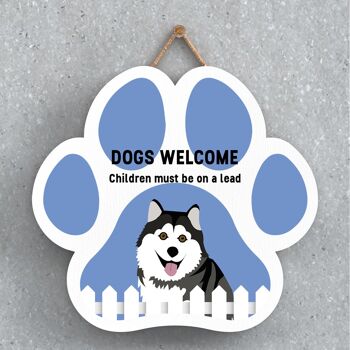 P5613 - Husky Dogs Welcome Children On Leads Katie Pearson Artworks Plaque à suspendre avec empreinte de patte 1