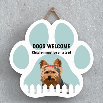 P5657 - Yorkshire Terrier Dogs Welcome Children On Leads Katie Pearson Artworks Plaque à suspendre avec empreinte de patte 1