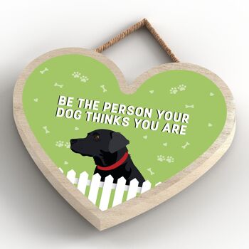 P5674 - Labrador noir Soyez la personne que votre chien pense que vous êtes sans Katie Pearson Artworks Plaque à suspendre en forme de cœur 4